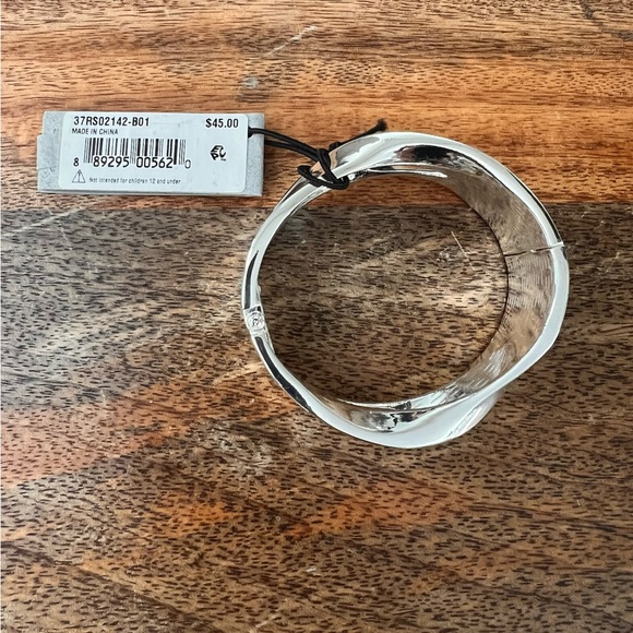 Silver plated bracelet by Lord & Taylor. - Picture 4 of 4